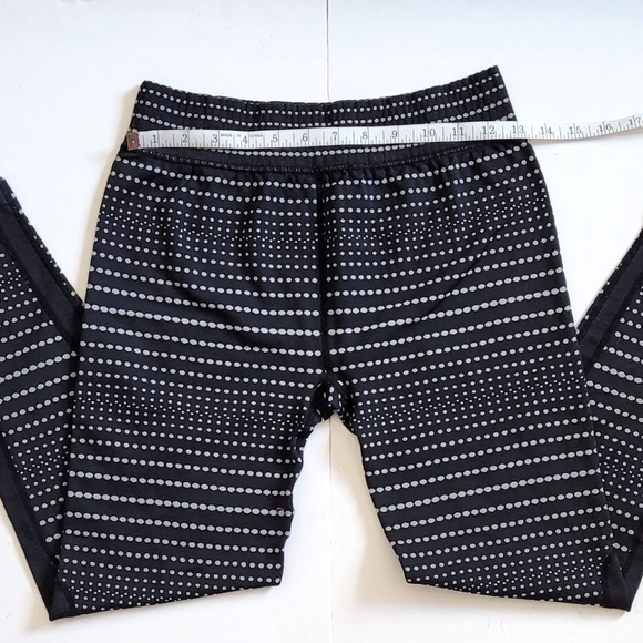 Textured Leggings - Picture 3 of 10